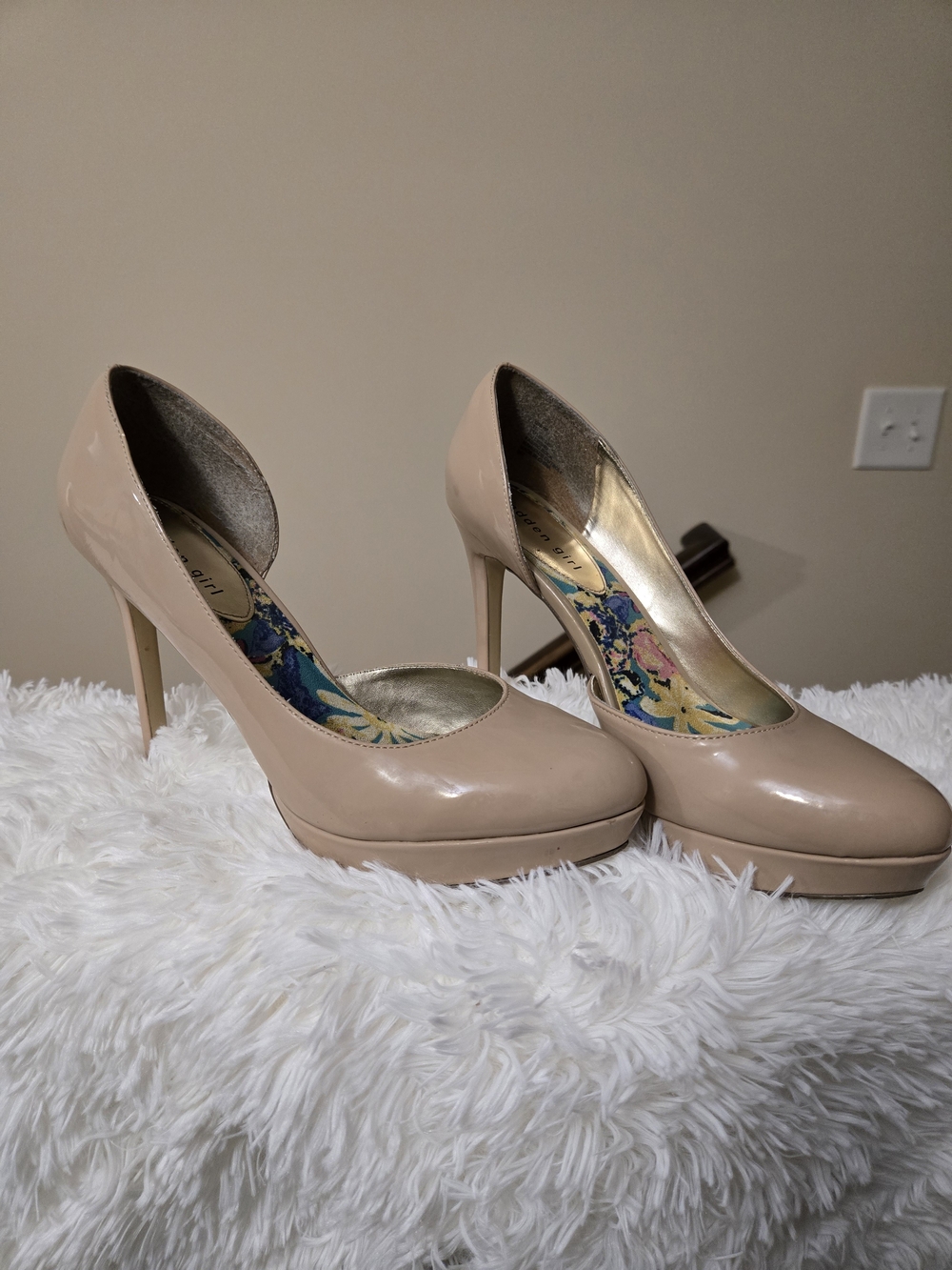 Nude Patent Platform High Heel Pumps - Unbranded